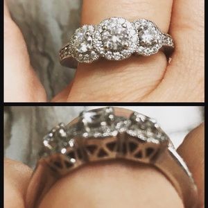 3 stone diamond ring